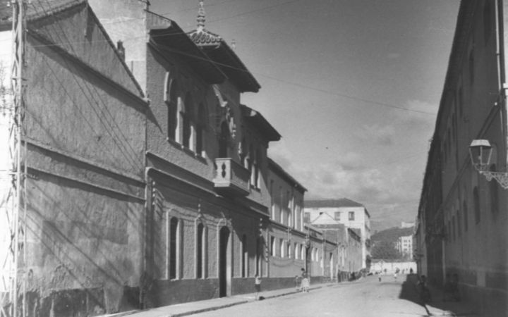 Calle Canales con vistas hacia Gibralfaro, 1950